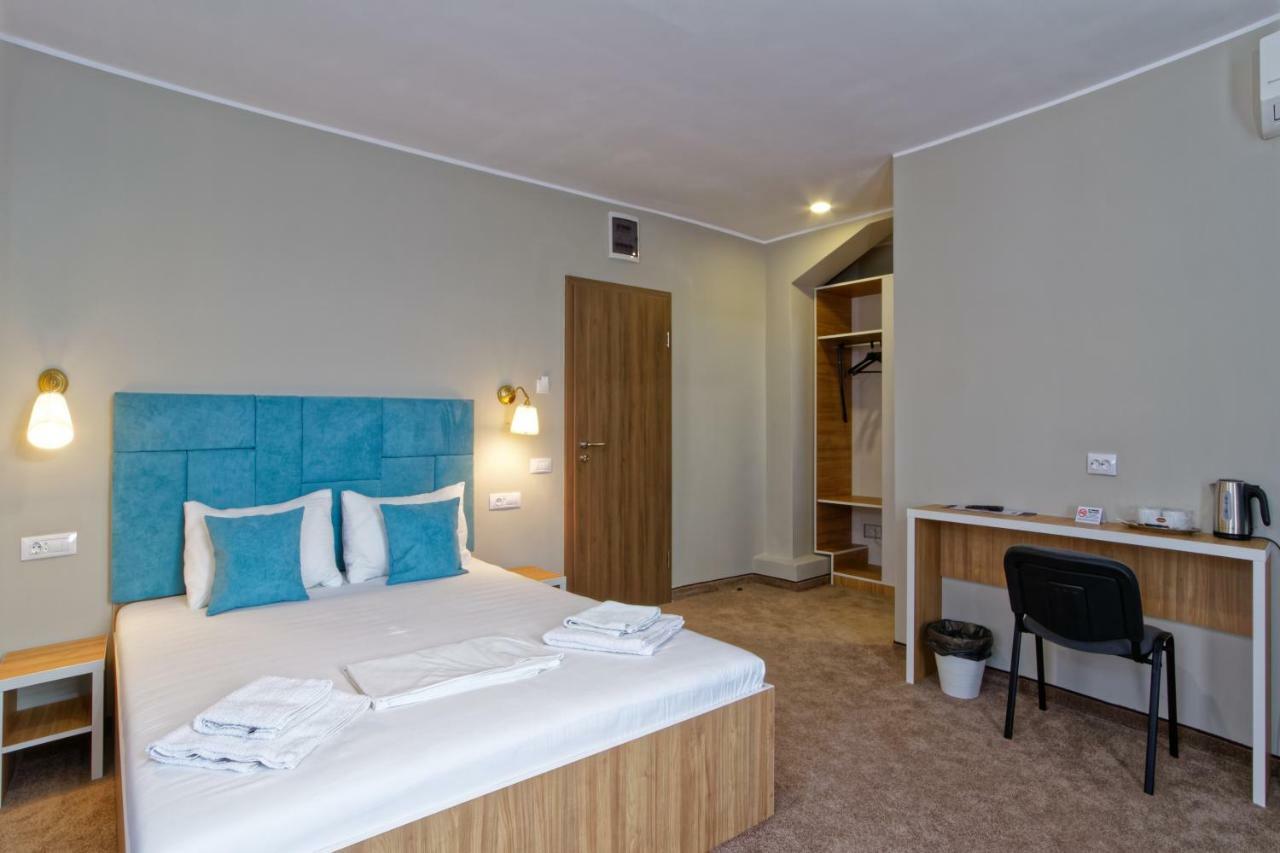 Hotel Bordeaux Galati  Bagian luar foto